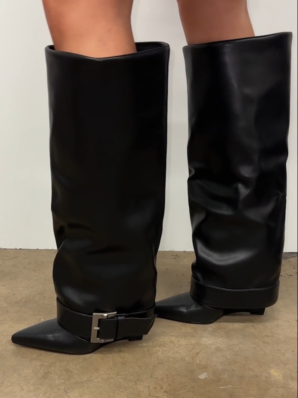 Classic Black Knee-High Buckle Heeled Boots - Picture 4 of 4